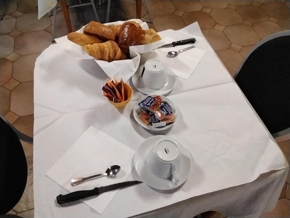 瑞雷斯赛特斯酒店 Faverolles  外观 照片